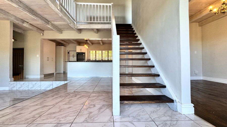 5 Bedroom Property for Sale in Rome Glen Western Cape